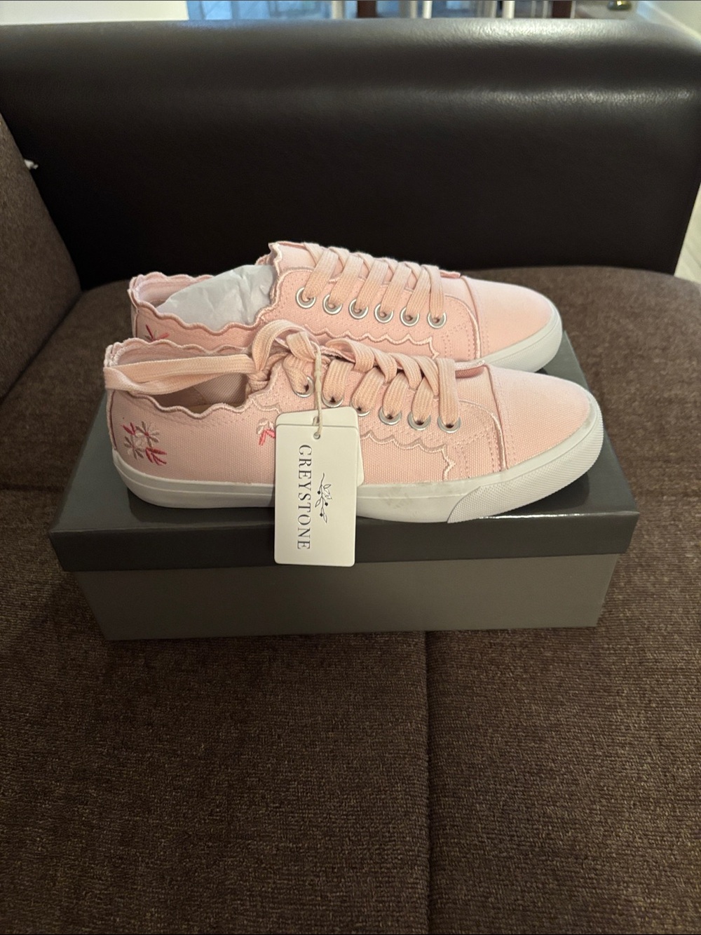Greystone Women's Pink Canvas Sneakers